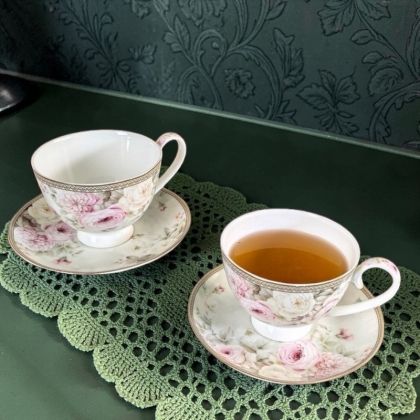 СЕРВИЗ ЗА КАФЕ ЗА ДВАМА / 2 чаши  + 2 чинийки / - НЕЖНИ РОЗИ
