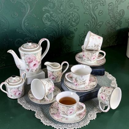 СЕРВИЗ ЗА ЧАЙ / 6 чаши и чинии, кана, захарница, каничка за мляко /  - НЕЖНИ РОЗИ