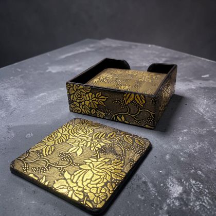 ПОДЛОЖКИ ЗА ЧАШИ КОМПЛЕКТ ОТ 6 броя КВАДРАТНИ - ЗЛАТНИ ОТЛЯСЪЦИ