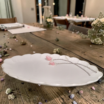 ПЛАТО ЕЛИПСА 37см - СЪВЪРШЕНСТВО В РОЗОВИ ЛИСТЕНЦА