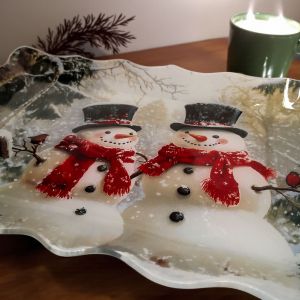СТЪКЛЕНО КОЛЕДНО ПЛАТО 29см*20см - СНЕЖКОВЦИ В ГОРАТА