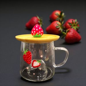 СТЪКЛЕНА ЧАША С ДЕКОРАЦИЯ ЯГОДА - ВКУСЪТ НА СТРАСТТА