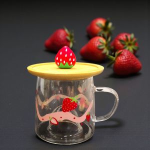 СТЪКЛЕНА ЧАША С ДЕКОРАЦИЯ ЯГОДА - ВКУСЪТ НА СТРАСТТА