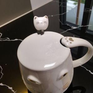 ЧАША С КАПАЧЕ И ЛЪЖИЧКА  - ГАЛЬОВЕН ЛЮБИМЕЦ