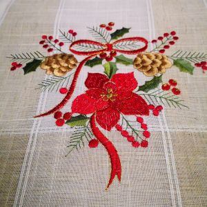 КОЛЕДНА ПОКРИВКА ЗА МАСА С БРОДЕРИЯ 130см*180см - КОЛЕДНА ЗВЕЗДА И ШИШАРКИ