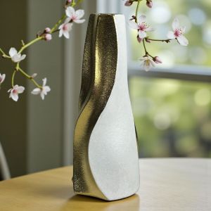  КОМПЛЕКТ ВАЗА И СВЕЩНИК - ИЗКУСТВО В БЯЛО И ЗЛАТО