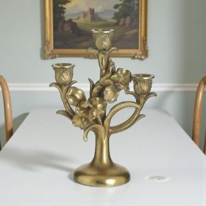 СВЕЩНИК - РОЗОВ ХРАСТ