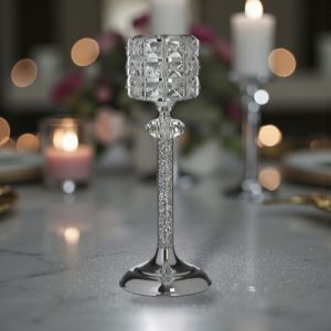 СВЕЩНИК В СРЕБРИСТО СЪС СРЕБЪРНИ КАМЪНИ