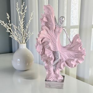 СТАТУЕТКА НА ЖЕНА - ТАНЦ С ВЯТЪРА