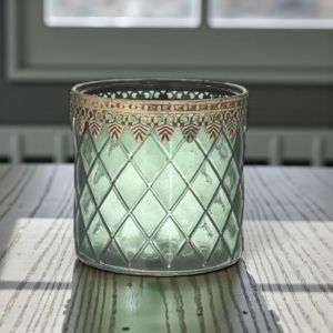 Стъклен тюркоазен свещник с метален обков в златисто Ф9Х8