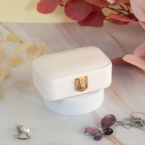 КУТИЯ ЗА БИЖУТА - НЕЖНОСТ И УДОБСТВО