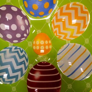 ВЕЛИКДЕНСКА СТЪКЛЕНА ЧИНИЯ С 6 броя ГНЕЗДА ЗА ЯЙЦА - ПЪСТЪР ВЕЛИКДЕН