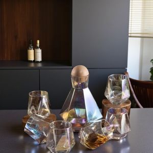 СЕТ ЗА УИСКИ 7 ЧАСТИ С НАКЛОНЕНИ ЧАШИ /гарафа+6 чаши/ - ХАМЕЛЕОНОВИ НЮАНСИ