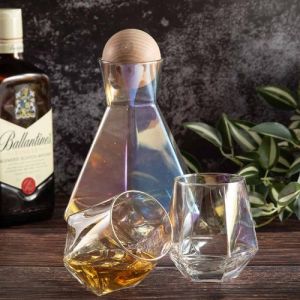 СЕТ ЗА УИСКИ 7 ЧАСТИ С НАКЛОНЕНИ ЧАШИ /гарафа+6 чаши/ - ХАМЕЛЕОНОВИ НЮАНСИ