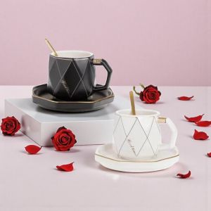 ЕДИНИЧЕН КОМПЛЕКТ ЗА КАФЕ - ЧЕРНО-БЯЛА  СТРАСТ