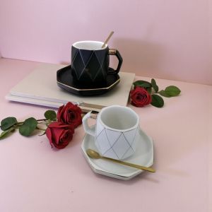 ЕДИНИЧЕН КОМПЛЕКТ ЗА КАФЕ - ЧЕРНО-БЯЛА  СТРАСТ