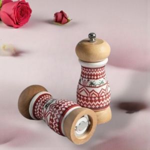 ПОРЦЕЛАНОВА МЕЛНИЧКА ЗА ПОДПРАВКИ / СОЛ - БЪЛГАРСКА ШЕВИЦА