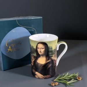 ПОРЦЕЛАНОВА ЧАША В ПОДАРЪЧНА КУТИЯ ПО КАРТИНА НА ЛЕОНАРДО  - МОНА ЛИЗА