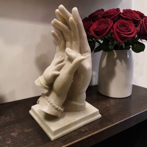 ФИГУРА РЪЦЕ - ЛЮБОВ В ТРИ СЪРЦА