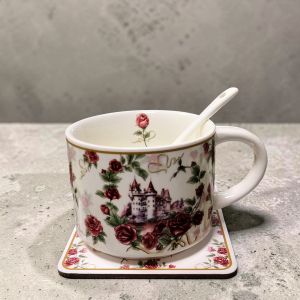 КОМПЛЕКТ ЧАША/ЛЪЖИЧКА И ПОДЛОЖКА - ЛЮБОВЕН ЗАМЪК ОТ РОЗИ