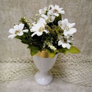 БУКЕТЧЕ ОТ НЕЖНИ МАРГАРИТКИ - ПРОЛЕТНИ УТРИНИ