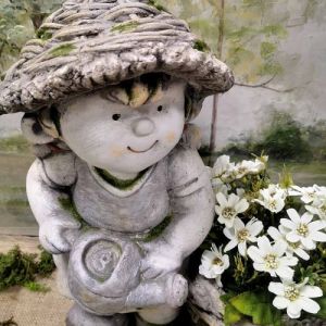 ГРАДИНСКА КАШПА С ФИГУРА МОМИЧЕ 45см - ГРАДИНАТА НА ДЕТСТВОТО