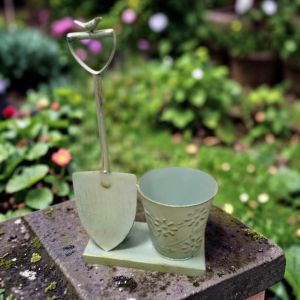 МЕТАЛНА ГРАДИНСКА КАШПА / ЦВЕТАРНИК - ЦВЕТНА СТРАСТ