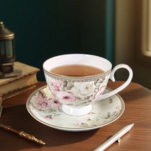 СЕРВИЗ ЗА КАФЕ ЗА ДВАМА / 2 чаши  + 2 чинийки / - НЕЖНИ РОЗИ