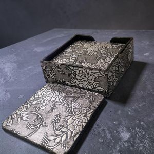 ПОДЛОЖКИ ЗА ЧАШИ КОМПЛЕКТ ОТ 6 броя КВАДРАТНИ - СРЕБЪРНИ ОТЛЯСЪЦИ