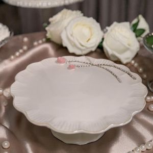 ПЛАТО НА КРАК - СЪВЪРШЕНСТВО В РОЗОВИ ЛИСТЕНЦА